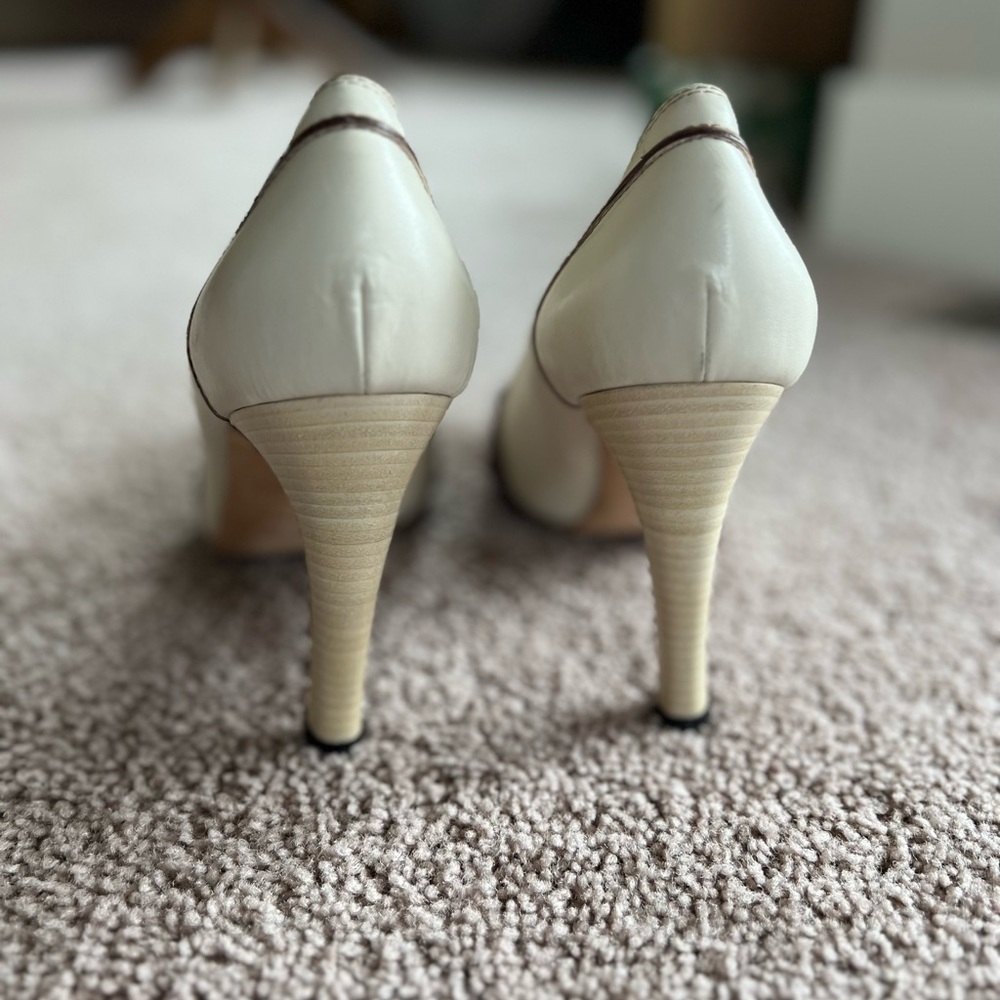 Authentic Vintage Gucci Lifford Penny Loafer Pumps with Classic Ribbon. - Picture 4 of 9